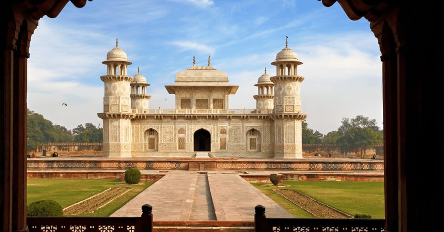 From Delhi: Private Taj Mahal & Agra Day Trip by Car or Rail - Timing, walking, and the long-day reality