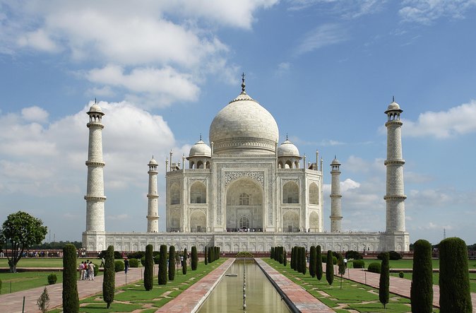 From Delhi: Private Taj Mahal & Agra Day Trip by India's Fastest A/c Train - The A/C train ride to Agra: comfort plus food