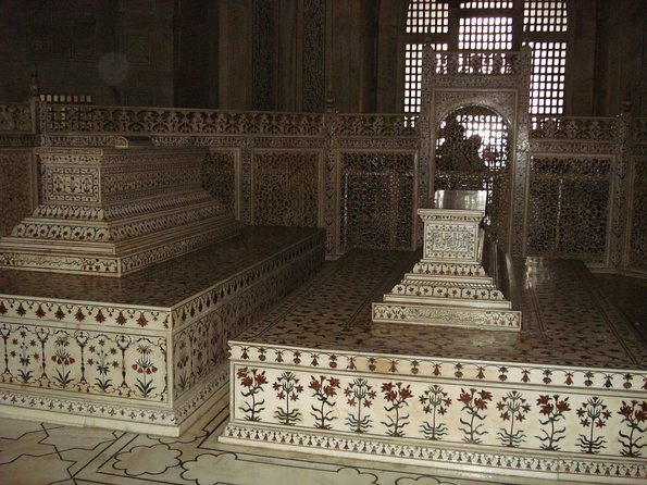 From Delhi: Private Taj Mahal & Agra Day Trip by India's Fastest A/c Train - Lunch and meals: what’s included and what depends on your option