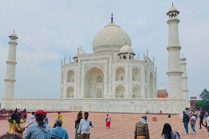 From Delhi Private Taj Mahal and Agra Day Trip by Gatimaan Train - Key points before you go