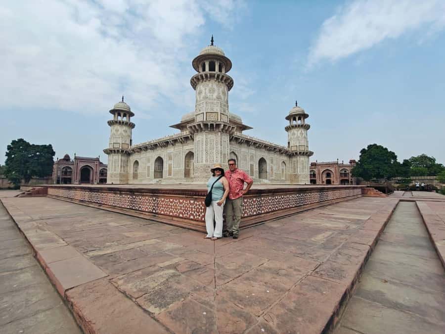 From Delhi: Private Taj Mahal Day Tour with Fast-Track Entry - Who should book this private Taj Mahal and Agra Fort tour