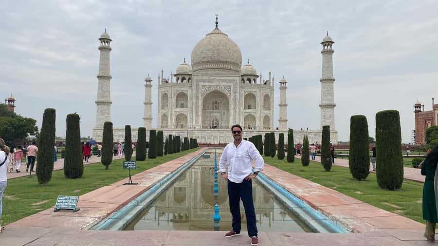 From Delhi: Private Taj Mahal Day Tour with Fast-Track Entry - Comfort and safety: the private car advantage in Indian road travel