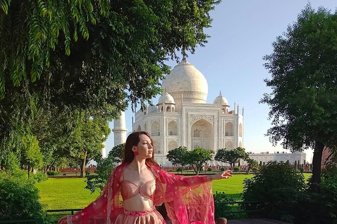From Delhi: Private Taj Mahal Photoshoot in Indian Ethnic Attire - Guide support and the names to remember