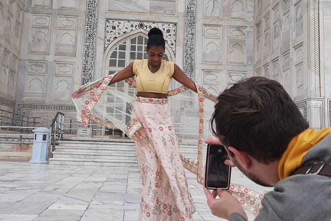 From Delhi: Private Taj Mahal Photoshoot in Indian Ethnic Attire - Photo delivery: what 40+ digital images really means