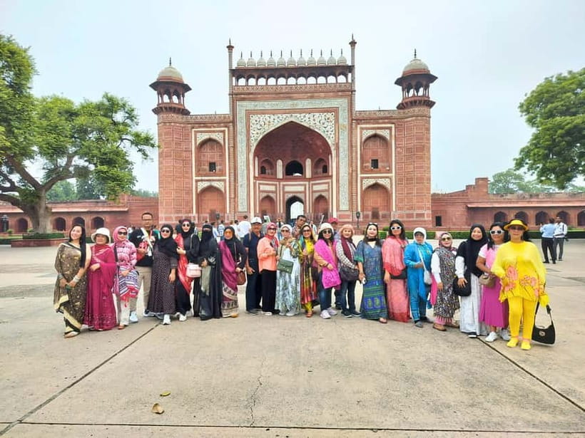 From Delhi: Same Day Taj Mahal, Agra Day Tour By Car - Private A/C car from Delhi, with a chauffeur who buys you time