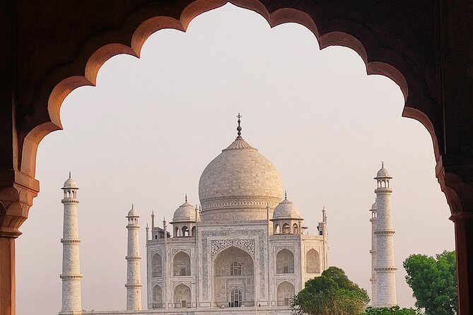 From Delhi: Skip-The-Line, Taj Mahal Day Tour With Entrance Fee - Lunch or Breakfast at DoubleTree by Hilton Agra: Convenience With a Trade-Off