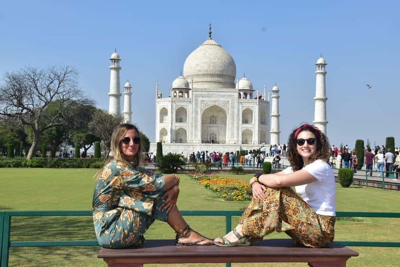 From Delhi: Sunrise Taj Mahal & Agra Tour with 5-Star Meal - Key Things You’ll Notice Right Away