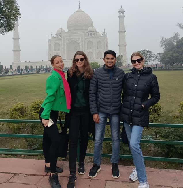 From Delhi: Sunrise Taj Mahal and Agra City Day Tour By Car - Delhi to Agra by private AC car, what the drive feels like