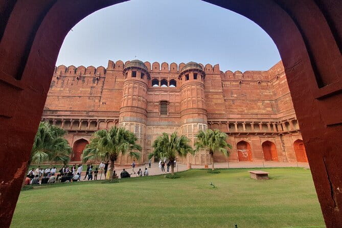 From Delhi: Sunrise Taj Mahal tour with Elephant Conservation - Delhi pickup and the Nizamuddin to Agra train leg