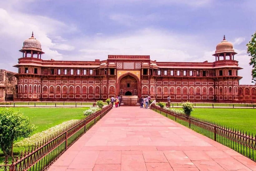 From Delhi: Taj Mahal & Agra Day Tour with Fatehpur Sikri - Agra Fort: More Than Just a Backdrop View