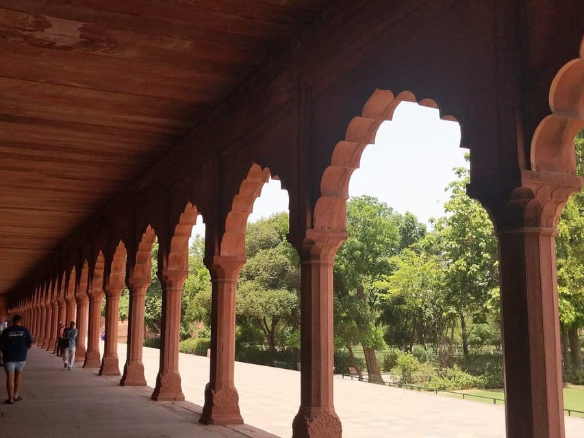 From Delhi: Taj Mahal & Agra Day Trip with Jaipur Drop - The driver and the comfort factor on a long day