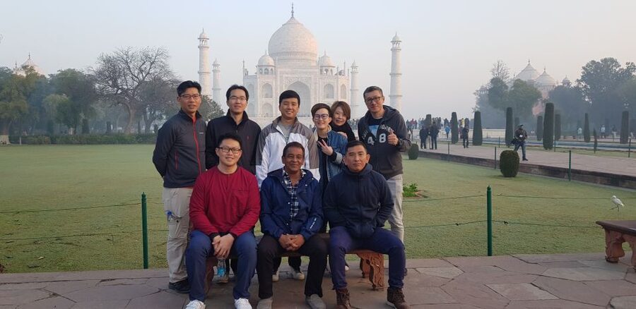 From Delhi: Taj Mahal & Agra Fort Day Trip by Express Train - Agra Fort: the 1-hour guided walk that fills in the city