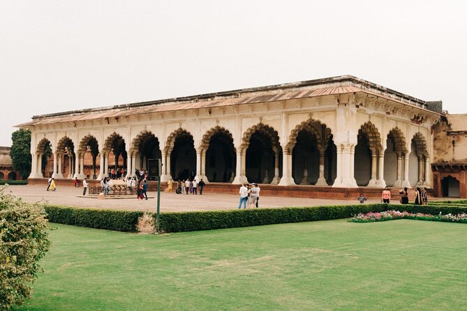 From Delhi : Taj Mahal & Agra Fort Tour by Luxury Express Train - Agra Fort after lunch: palaces and fort life in about an hour