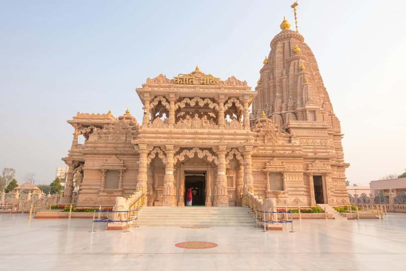 From Delhi: Taj Mahal, Agra & Mathura Tour by Car - Banke Bihari Temple and ISKCON, Aarti and Chanting Energy