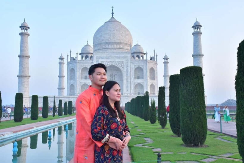 From Delhi: Taj Mahal & Agra Tour by Gatimaan Express Train - Train dinner, then back to Delhi: the schedule does the heavy lifting