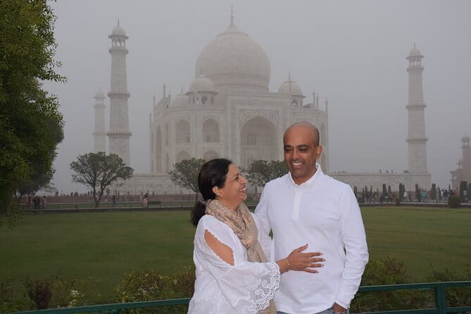 From Delhi: Taj Mahal and Agra City Tour by Car - All Inclusive - A one-day Agra plan that actually feels manageable