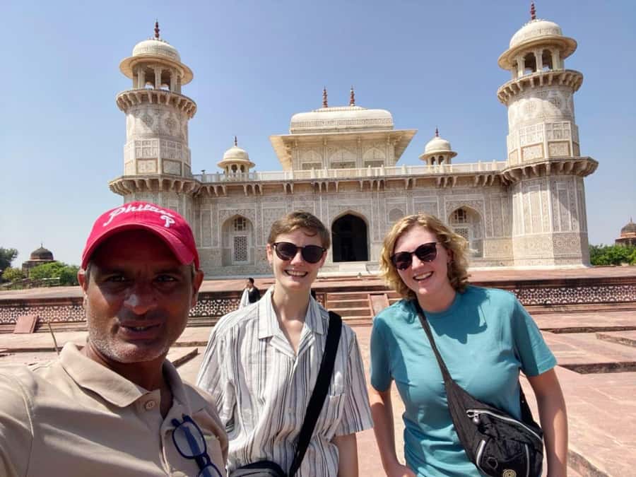 From Delhi: Taj Mahal and Baby Taj Skip-the-Line Tour by Car - How the guide turns Taj into more than a photo