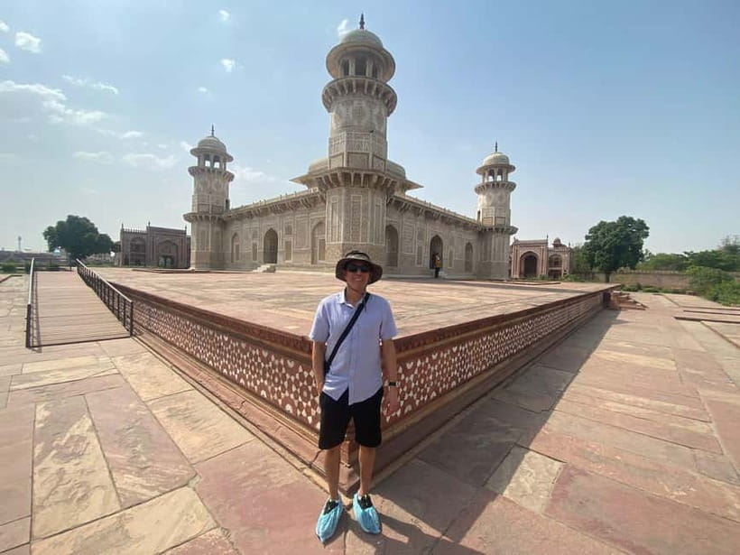 From Delhi: Taj Mahal Sunrise and Agra Fort Private Tour - Skip-the-line entry, and what it really means for you