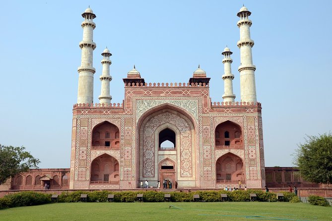 From Delhi : Tajmahal Sunrise tour with Agra fort, Baby Taj, Meal - DoubleTree by Hilton Agra: the buffet meal that keeps the day on track