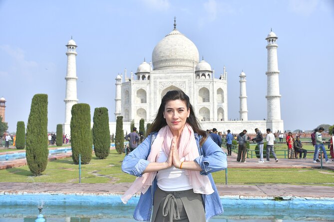 From delhi:(Vip entry)All Inclusive Taj Mahal & Red Fort day trip - A one-day Taj Mahal plan that respects your time