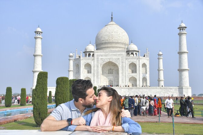 From delhi:(Vip entry)All Inclusive Taj Mahal & Red Fort day trip - Taj Mahal walkthrough: what the guide helps you notice