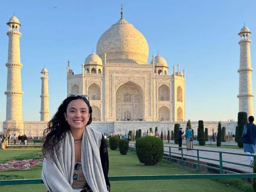 From Jaipur : Taj Mahal & Agra fort Tour and Drop Delhi - Key highlights at a glance