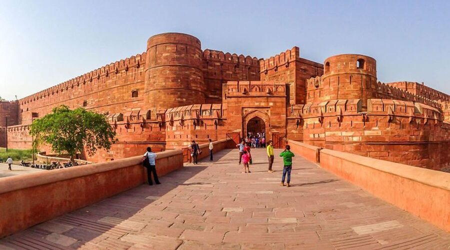 From New Delhi: 2-Day Taj Mahal Sunrise and Sunset Tour - Day 1 in Agra: first Taj moment, Mughlai lunch, and the red fort views