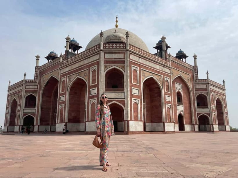 From New Delhi Airport : Guided Layover Old & New Delhi Tour - Old Delhi: Jama Masjid and a real Chandni Chowk market experience