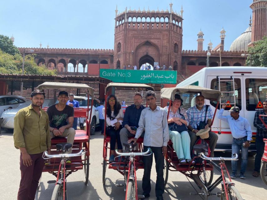 From New Delhi Airport : Guided Layover Old & New Delhi Tour - Pickups from Aerocity, Gurugram, or New Delhi, plus quick transfer support
