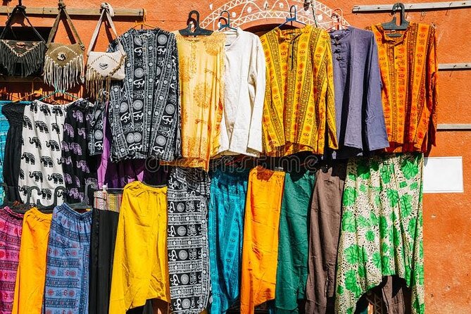 Full Day Customized Delhi Shopping Tour With Female Consultant - Getting around by rickshaw and tuk tuk in the Old Delhi lanes