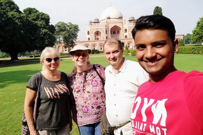 Full Day Delhi Guided Group Tour - Gurudwara Sis Ganj Sahib, Qutub Minar, and Lodhi Garden