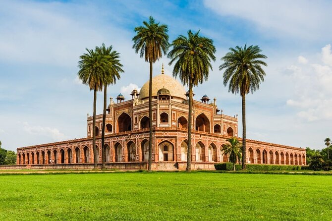 Full Day Old Delhi and New Delhi Tour - Qutub Minar and Lotus Temple to close the day on a calm note