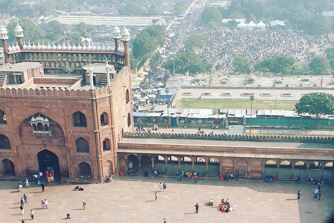 Full-Day Private Old and New Delhi Combo Tour - Jama Masjid: Mughal Grandeur and a Courtyard Built for 25,000