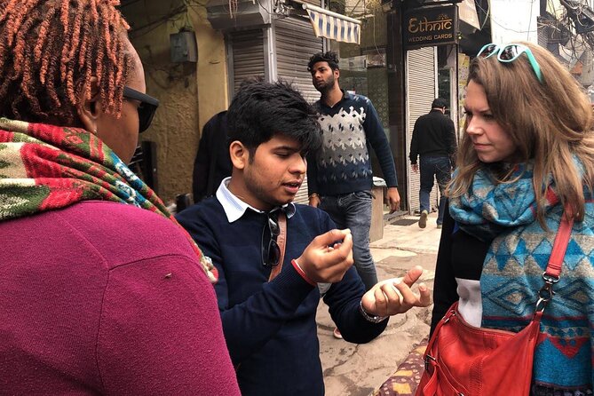 Full Day Private Tour Of Old & New Delhi - The included Old Delhi rickshaw ride: more than a photo moment