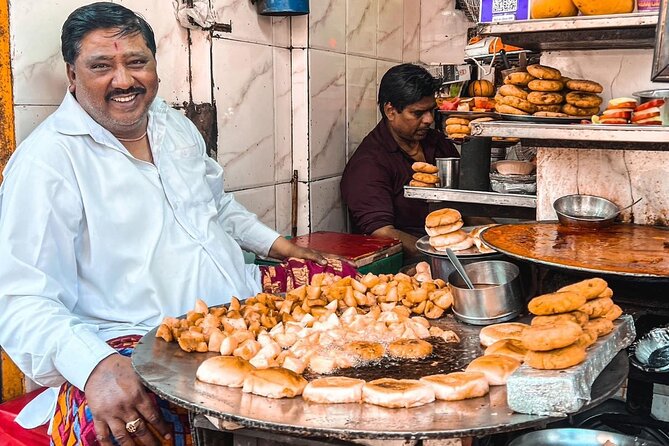 Full Day Private Tour Of Old & New Delhi - Jama Masjid and Old Delhi markets: where the day turns energetic