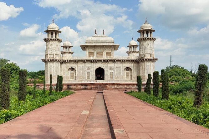 Full-Day Private Tour to Taj Mahal and Agra from Delhi - Agra Fort in two hours: red stone, real power, no wandering