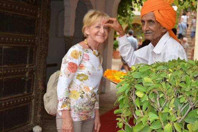 Golden Triangle tour with Khajuraho and Varanasi tour - Day 5: Taj Mahal at sunrise, then the route to Orchha