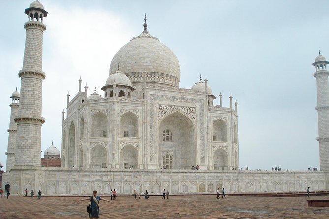 Guided Day Trip from Delhi to Agra & Fatehpur Sikri - Agra Fort: Mughal power walls in about one hour