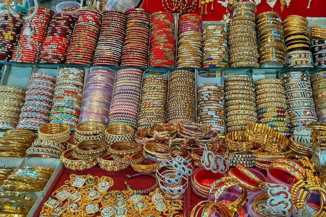 Half Day Delhi Shopping Tour With Shopping Consultant - How the shopping consultant helps you avoid wasted hours