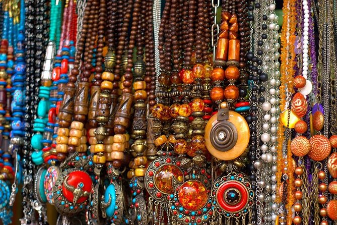Half Day Delhi Shopping Tour With Shopping Consultant - Pickup, chauffeur comfort, and the sanity factor in Delhi traffic