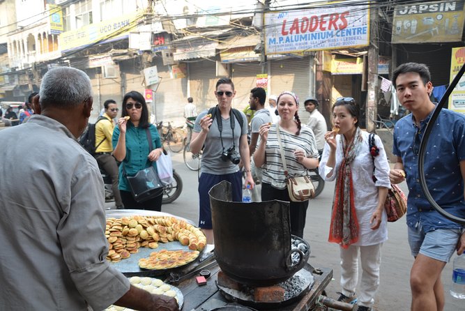 Half-Day Food Tour with Cycle Rickshaw ride to Masterji Kee Haveli - Guides, storytelling, and why the group stays small