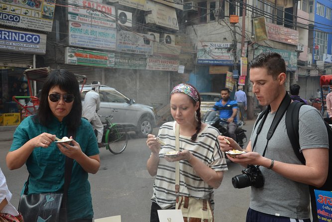 Half-Day Food Tour with Cycle Rickshaw ride to Masterji Kee Haveli - What foods and drinks you should expect to get included