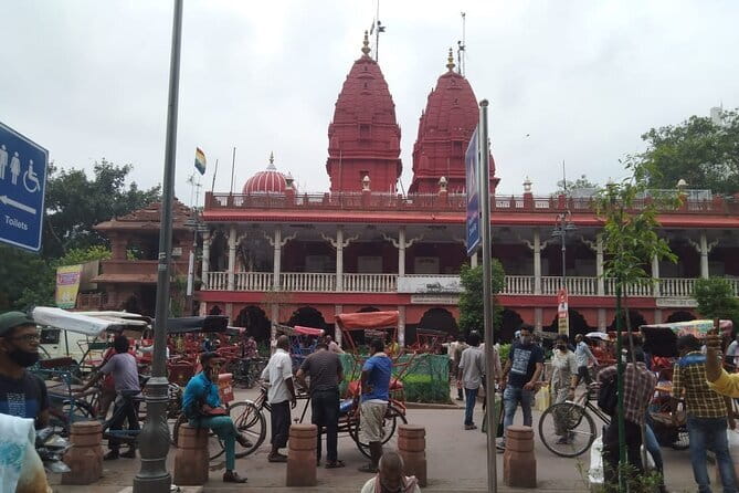 Half-Day Private Walking Tour of Old Delhi - Gurudwara Sis Ganj Sahib: a calm pause in the middle of Old Delhi