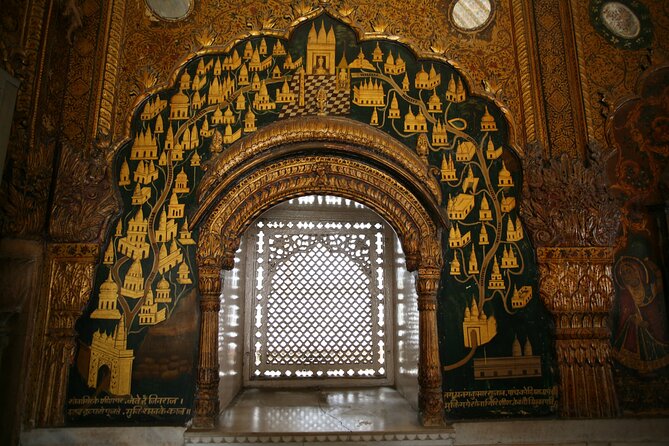 Haveli's Heritage Walk | Sights & Sounds of Old Delhi [Private] - Gauri Shankar Temple and Jain Lal Mandir: How Faiths Coexist in One Walk