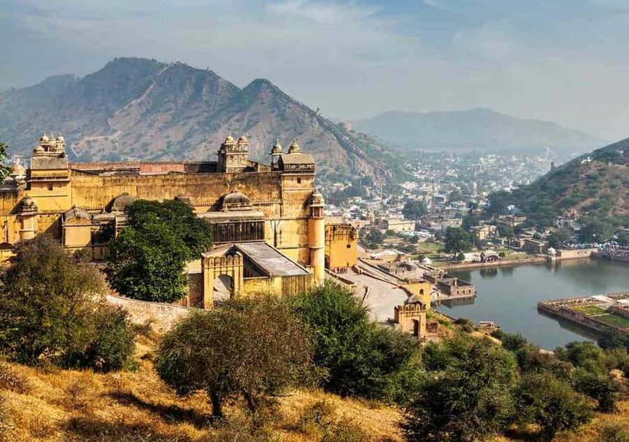 Jaipur Private Day Trip with Monument Tickets from New Delhi - Lunch in Jaipur, buffet style, built for real energy