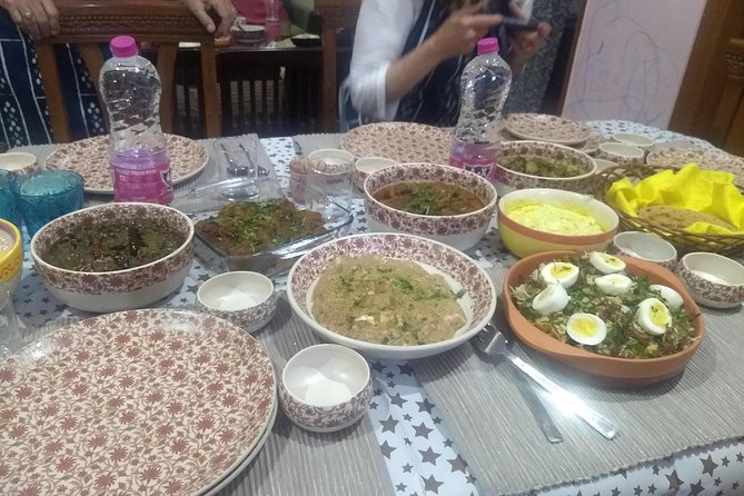Learn 5-6 & Eat 9-10 Veg & Non-Veg Authentic Dish in a Delhi Home - Key things to know before you go