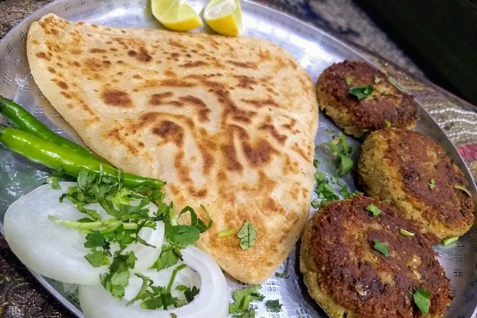 Learn 5-6 & Eat 9-10 Veg & Non-Veg Authentic Dish in a Delhi Home - The 3pm arrival routine: tea, snacks, and menu choices