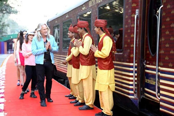 Luxury Taj Mahal Tour By SUPERFAST Train From Delhi - The train logistics from Delhi to Agra (and back)