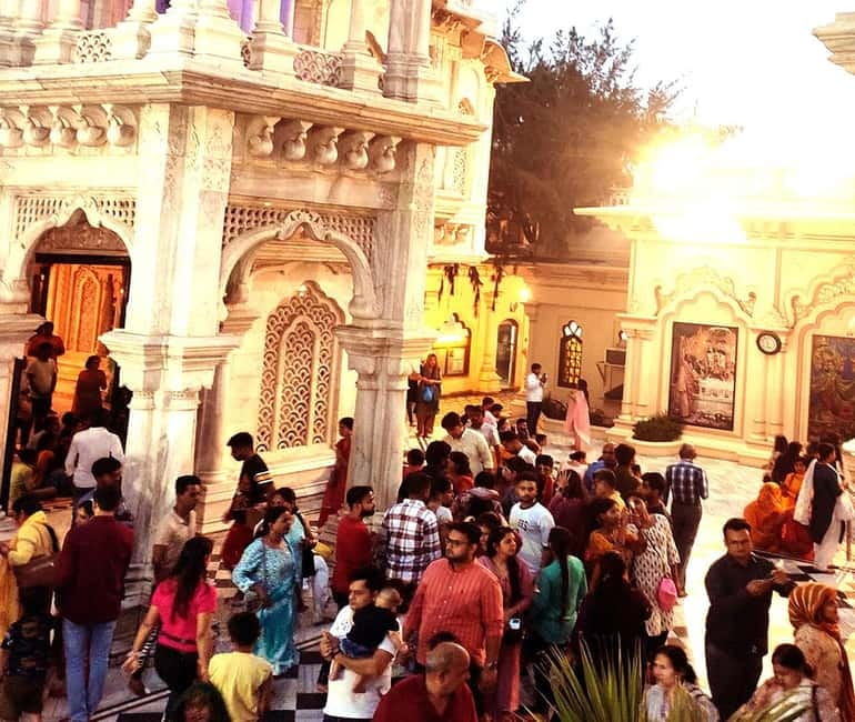 Magical Mathura Vrindavan Tour: Krishna's Homeland - ISKCON Temple gardens for reflection, not just sightseeing