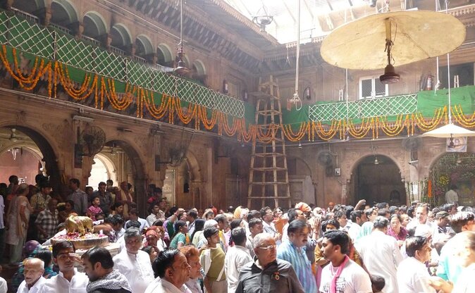 Mathura Vrindavan Divine Love Journey of Radha Krishna From Delhi - Key highlights worth your attention